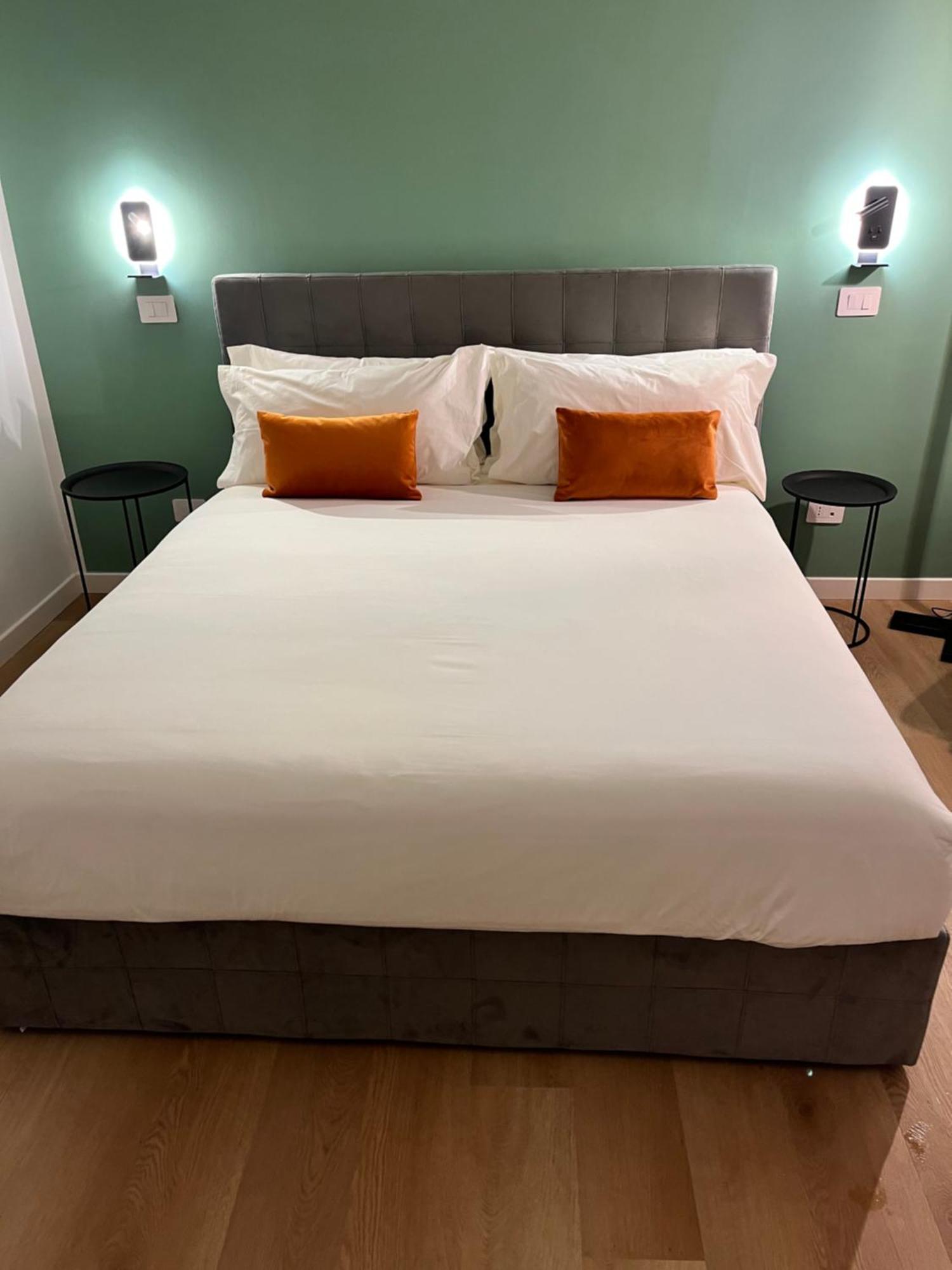 La Casa Di Nelly Boutique Apartment Napoli Luaran gambar