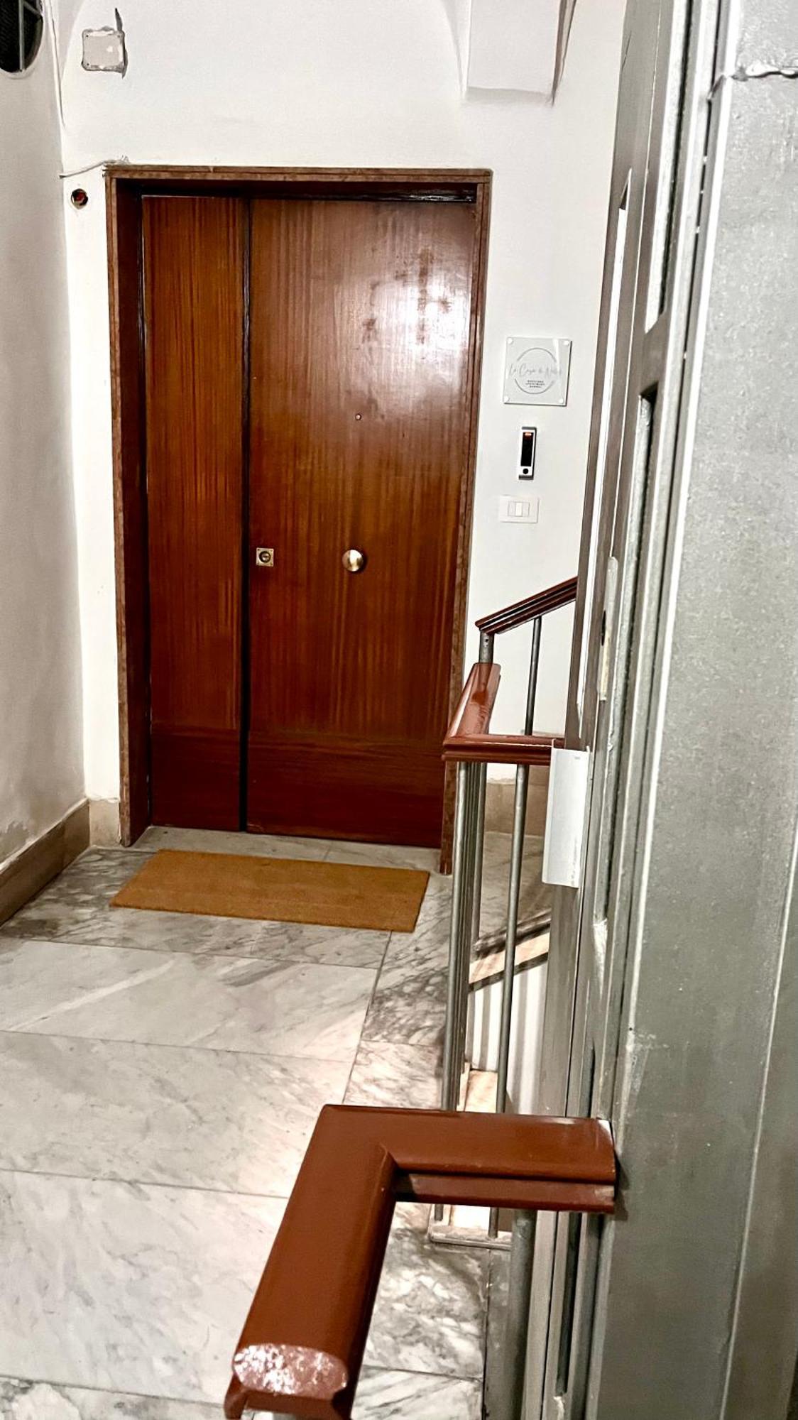 La Casa Di Nelly Boutique Apartment Napoli Luaran gambar